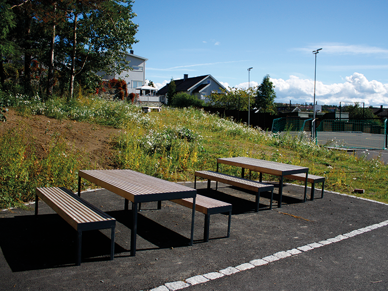 Affinité - table haute - banquette - 10 3360 - Skole - Norvège