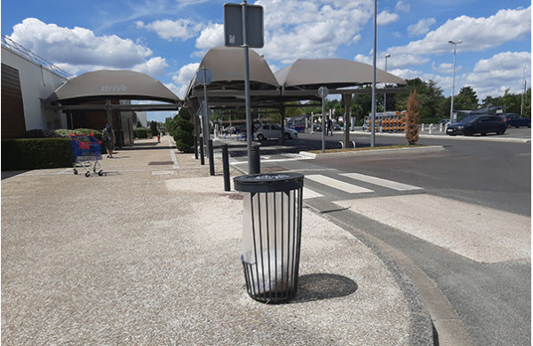 Easy Litter Bins in Sainte-Geneviève-des-Bois (France)